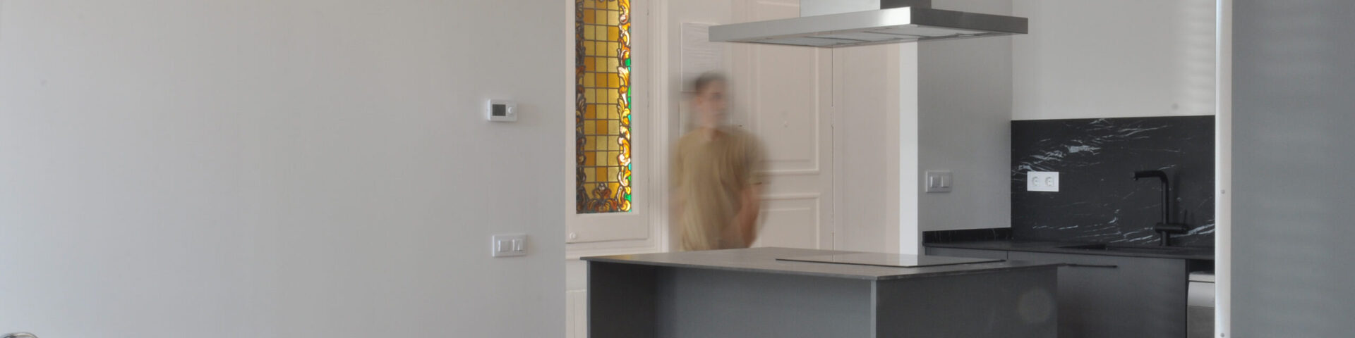 Renovation of a housing on Comte Urgell street
