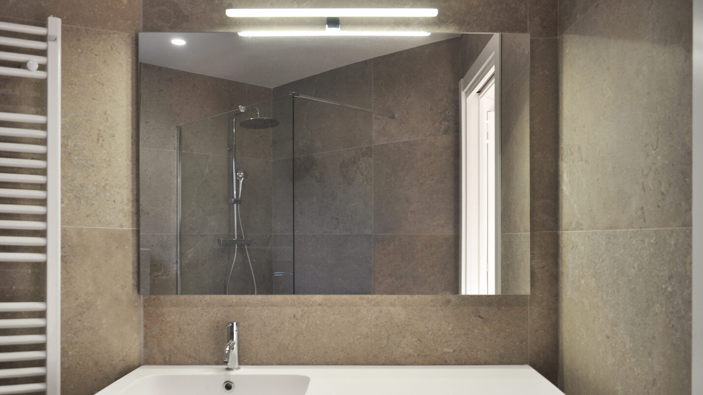 Renovation of a housing on Comte Urgell street