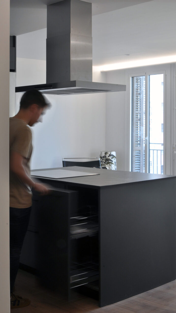 Renovation of a housing on Comte Urgell street