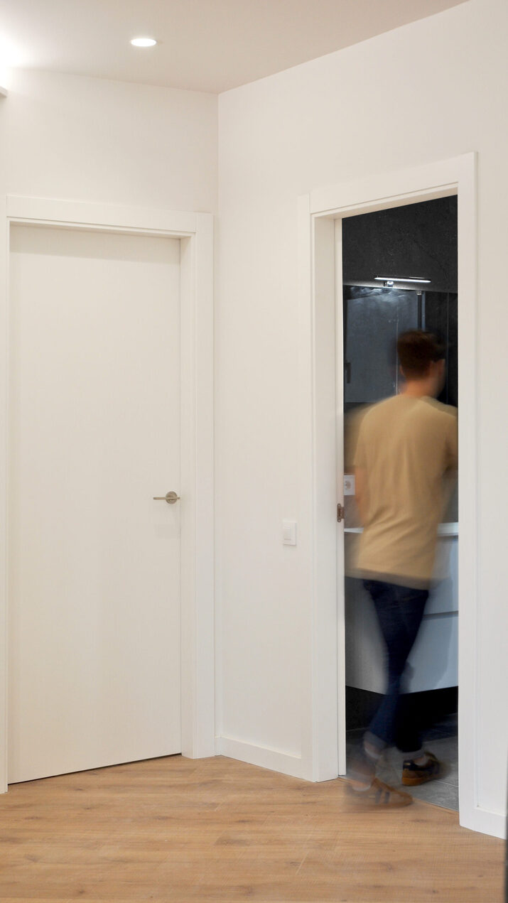 Renovation of a housing on Comte Urgell street