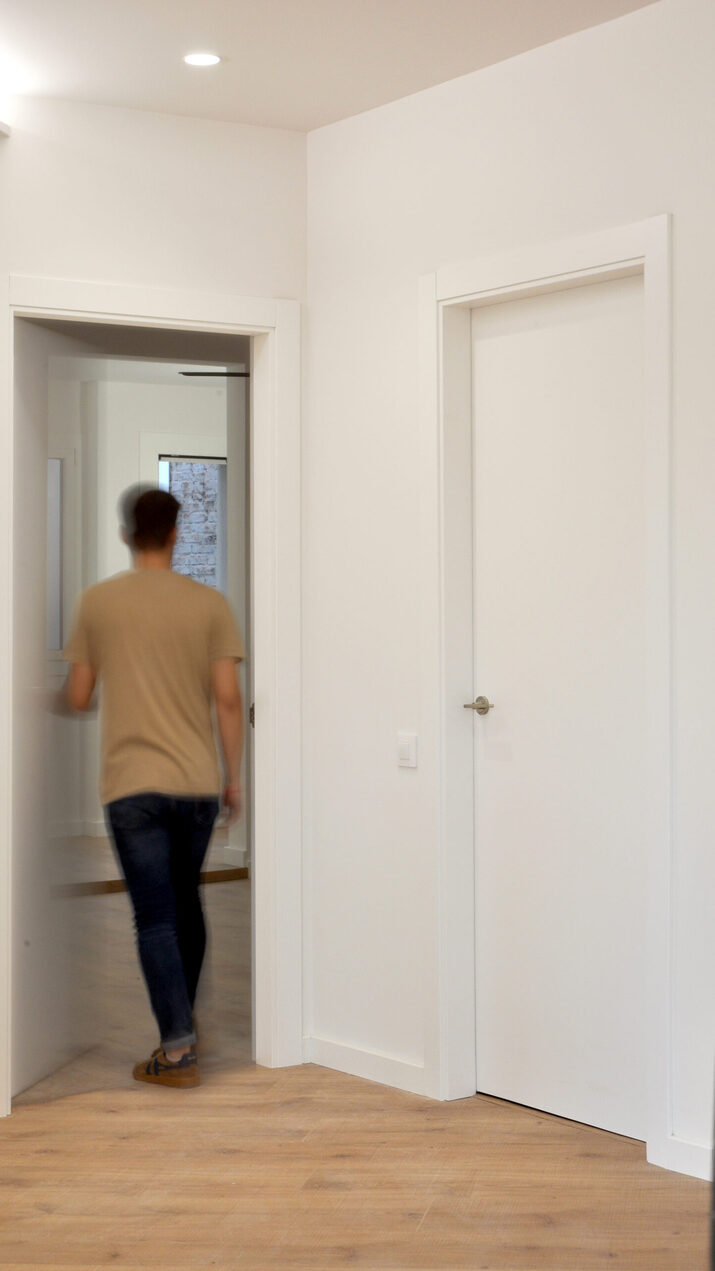 Renovation of a housing on Comte Urgell street