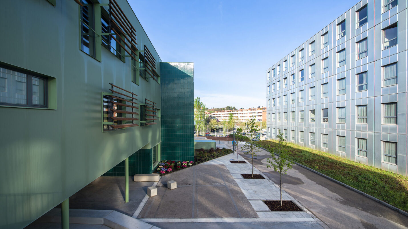 Edifici universitari i llar d'infants FUB4, a Manresa