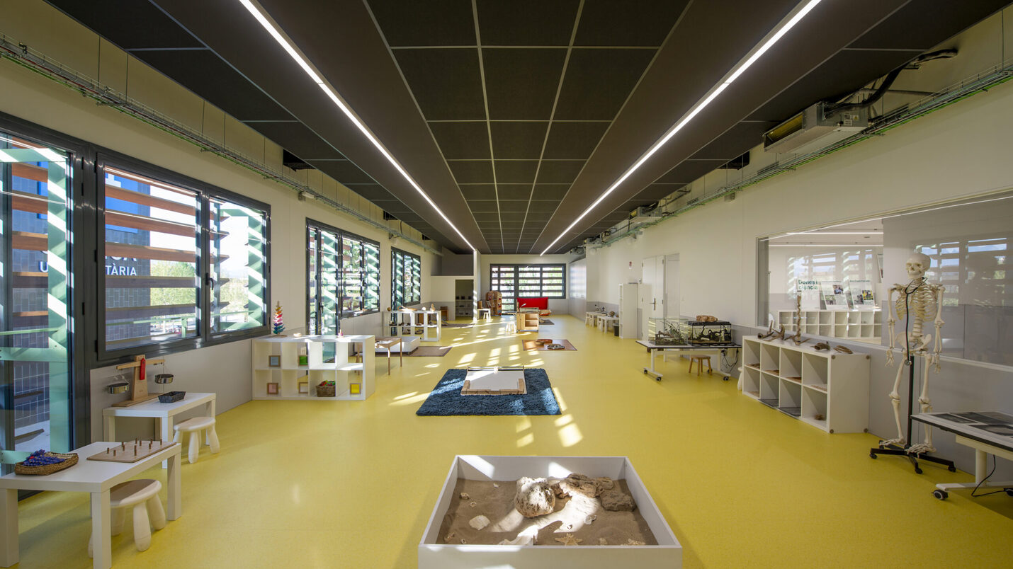 Edifici universitari i llar d'infants FUB4, a Manresa