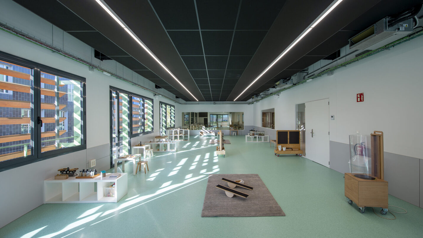 Edifici universitari i llar d'infants FUB4, a Manresa