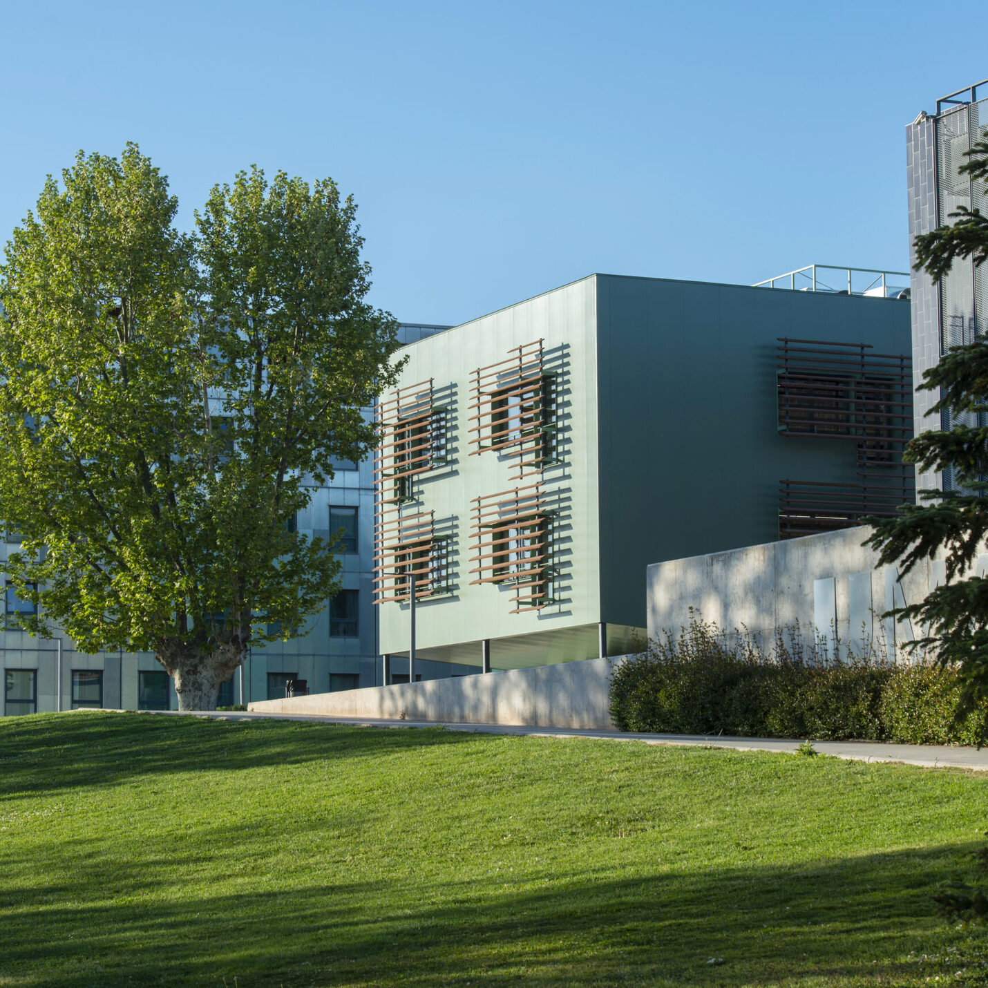 Edifici universitari i llar d'infants FUB4, a Manresa