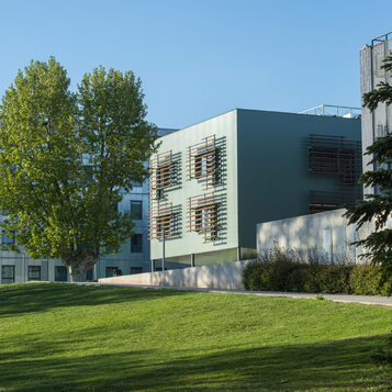 Edifici universitari i llar d'infants FUB4, a Manresa
