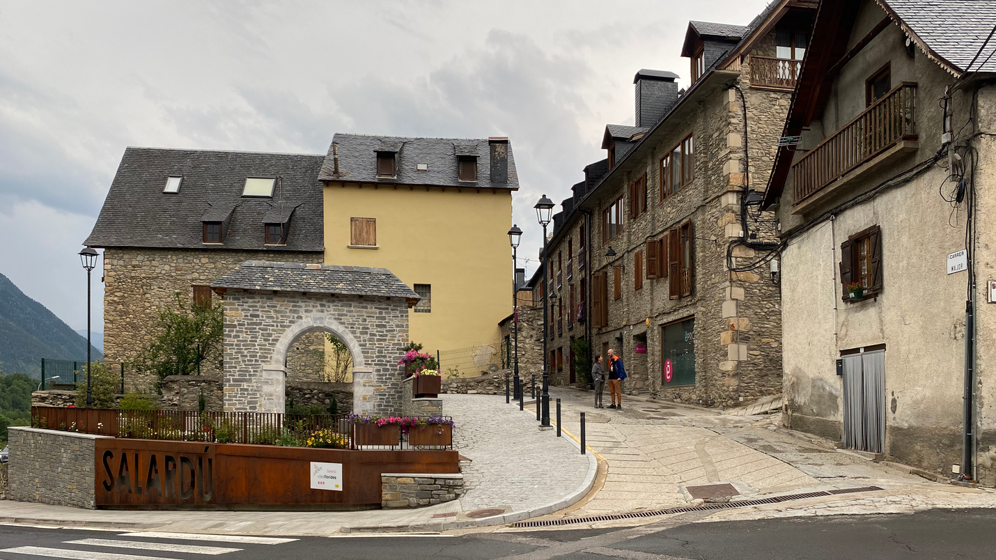 Recuperació de l’antiga porta d’accés a Salardú
