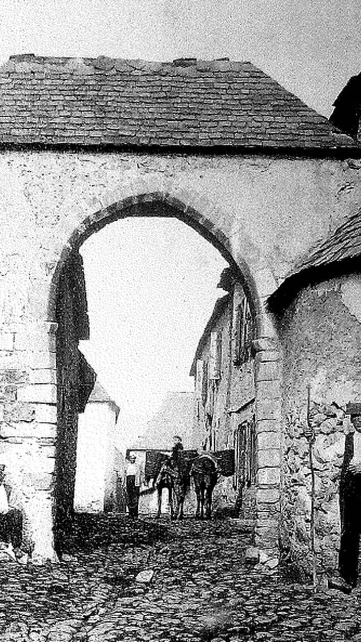 Recuperació de l’antiga porta d’accés a Salardú