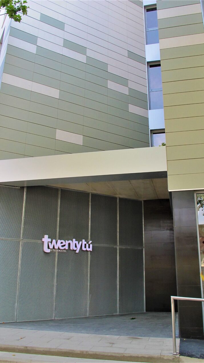Twentytú Hi-Tech hostel en 22@, en Barcelona