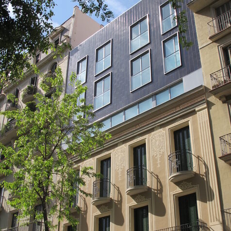 Residential multi-family building for 22 homes on Sardenya Street, in Barcelona