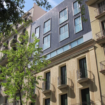 Residential multi-family building for 22 homes on Sardenya Street, in Barcelona
