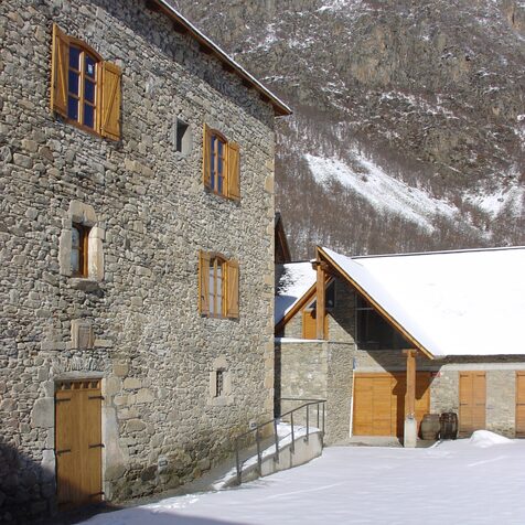 Urbanization Project for the Outdoor Public Space of the Snow Museum in Unha