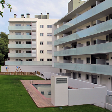Conjunt residencial plurifamiliar de 44 habitatges, a Arenys de Mar